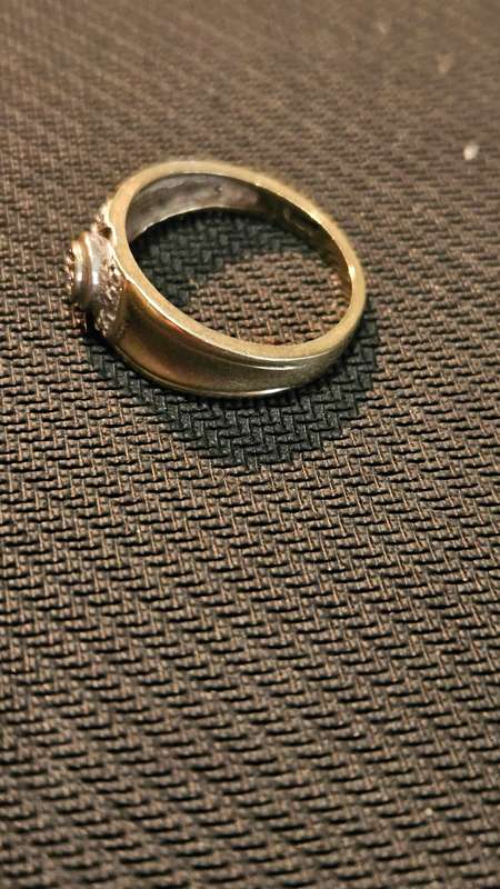 Ladies 9ct Gold Ring