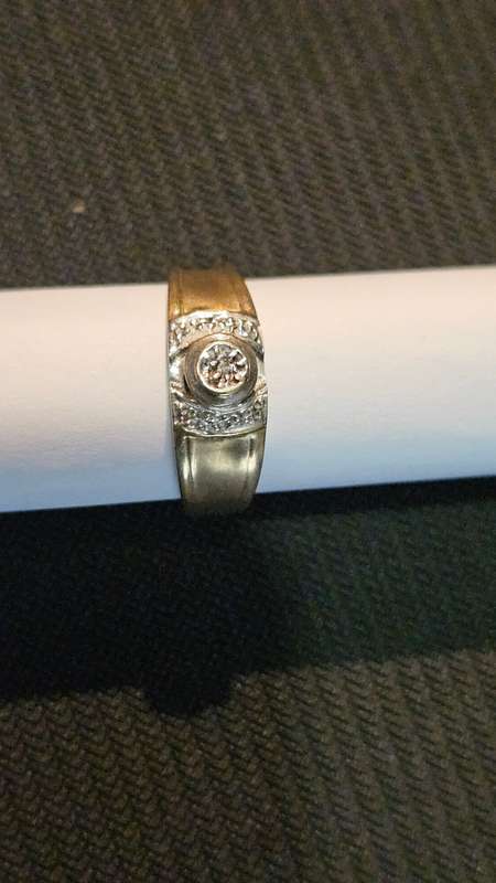 Ladies 9ct Gold Ring