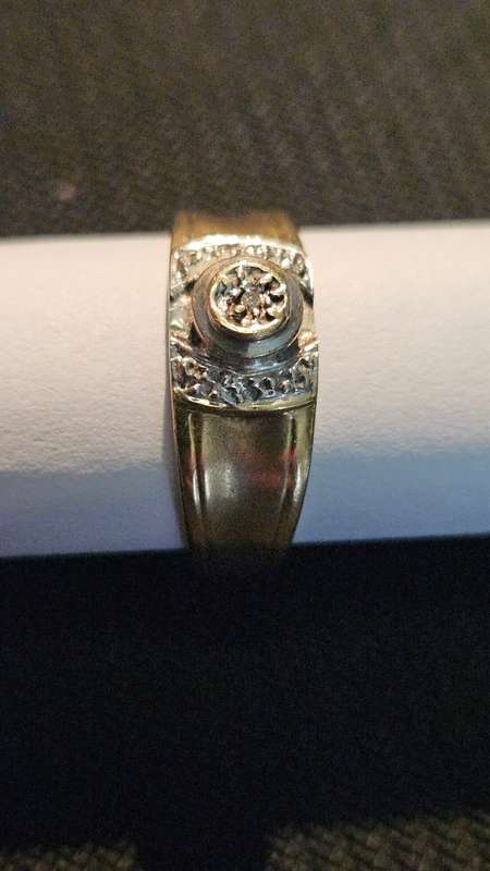 Ladies 9ct Gold Ring
