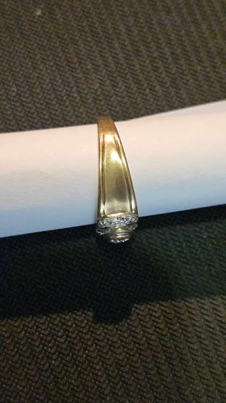 Ladies 9ct Gold Ring