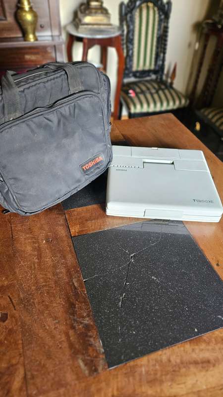 Toshiba T1200XE Model PA8001 U