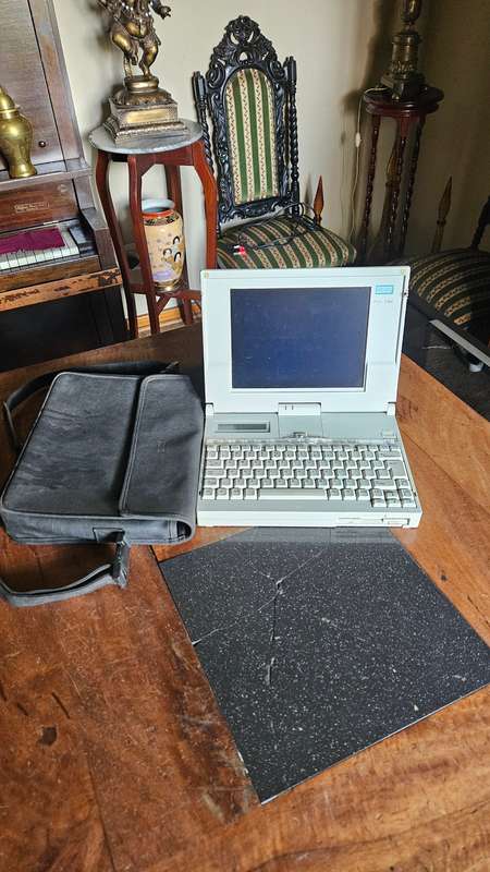 Siemens Nixdorf Model PCD 3 Nsl Laptop