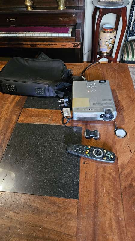 Plus U4-232 Projector