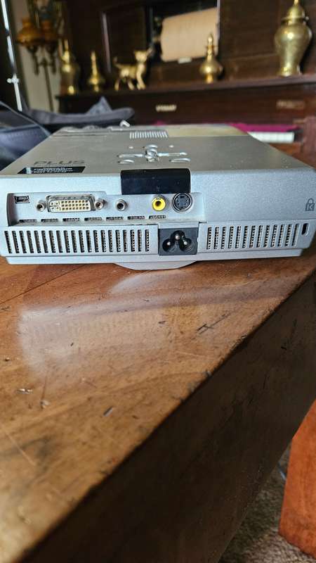 Plus U4-232 Projector