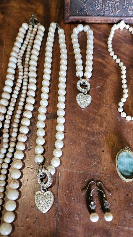 Various Jewellery Items Lot