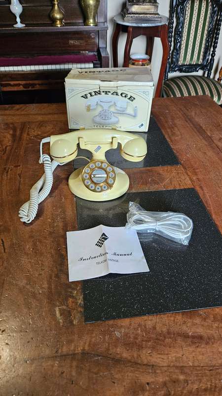 Vintage Style Telephone