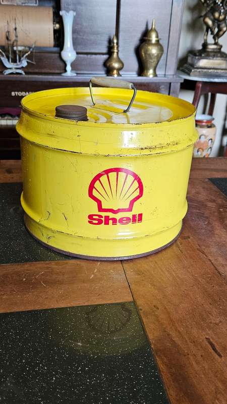 Vintage Shell Container