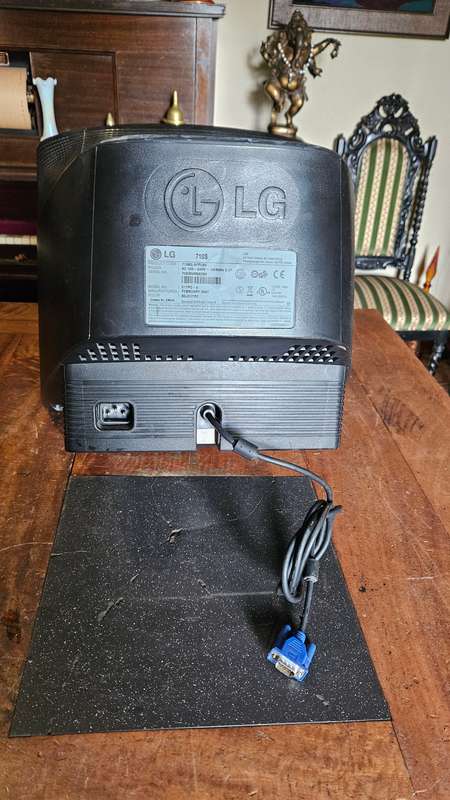 LG 710S Monitor