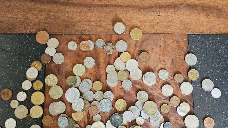 2.7kgs International Coins