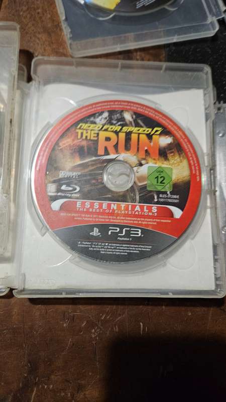 Sony PS3 Console Plus Games & Controller