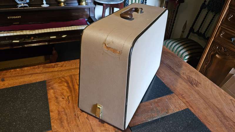 Vintage Singer Sewing Machine Plus Accessories