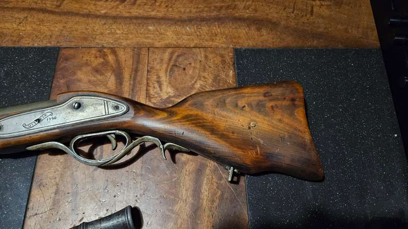 Vintage Flint Gun Replicas Plus a Lighter Gun