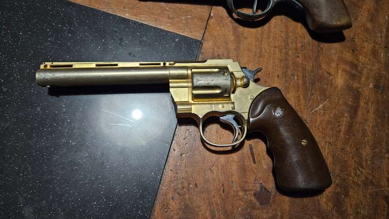 Vintage Flint Gun Replicas Plus a Lighter Gun