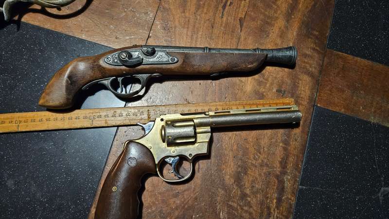 Vintage Flint Gun Replicas Plus a Lighter Gun