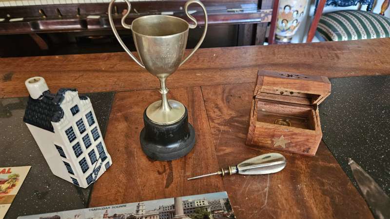 Variety of Usable & Collectable Goodies