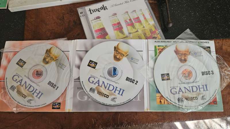 Variety of Usable & Collectable Goodies