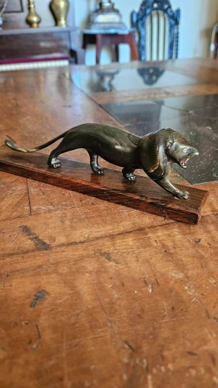 Beautiful Soap Stone Carvings On Wood