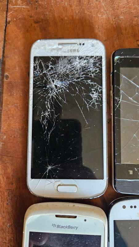 Various Cell Phone Lot