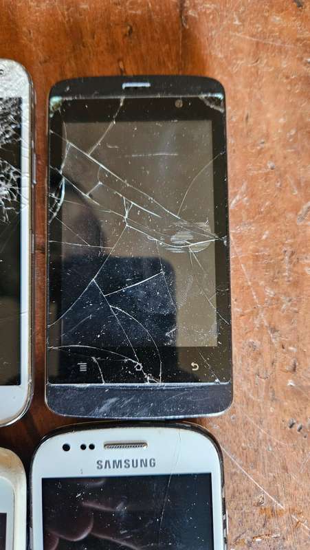 Various Cell Phone Lot
