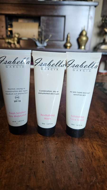 Isabella Garcia 3-1 Creams