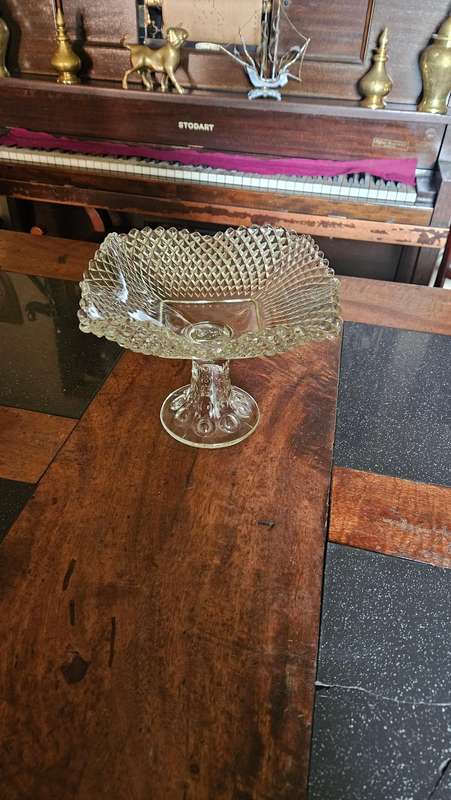Vintage LE Smith Diamond Point 650 Compote
