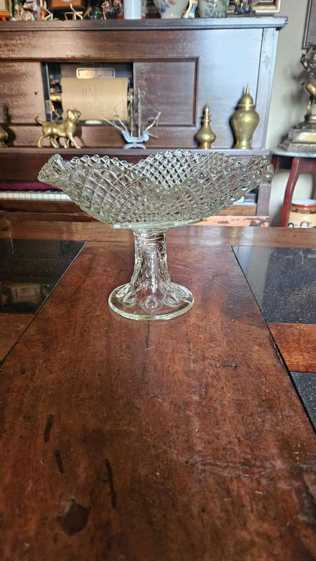 Vintage LE Smith Diamond Point 650 Compote