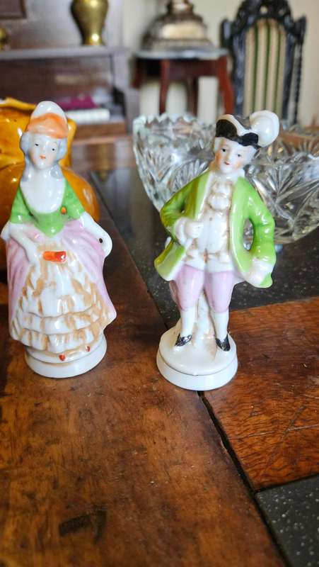 Various Porcelain and Glass Lot