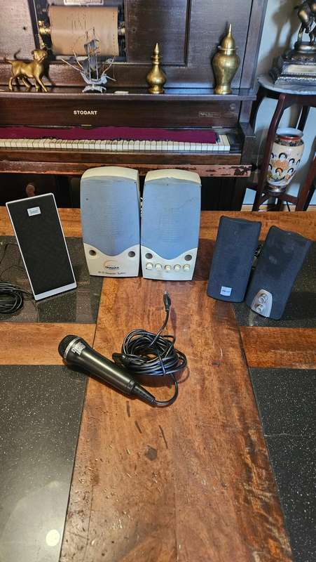 Computer Speakers Lot & Microphone