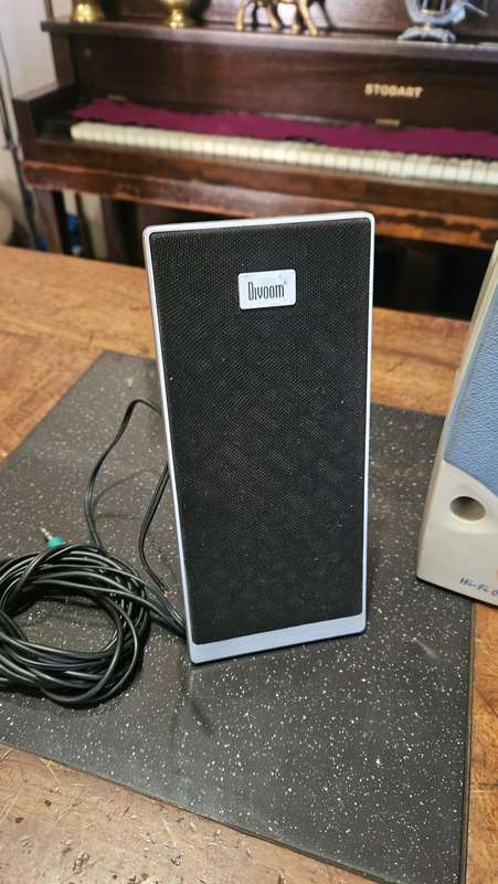 Computer Speakers Lot & Microphone