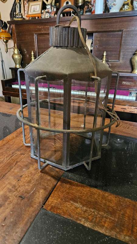 Antique Garden Metal Hanging Lamp Shade with Glass Panes