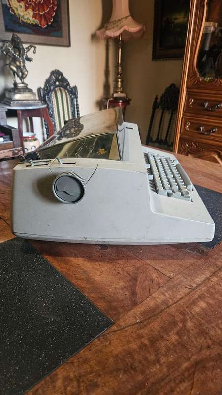IBM Electronic Typewriter