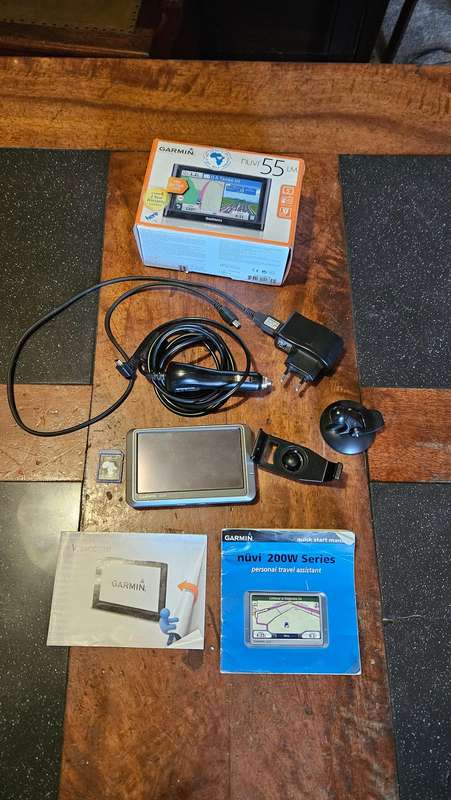 Garmin Nuvi 55 LM GPS Navigation