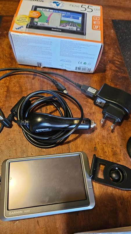 Garmin Nuvi 55 LM GPS Navigation