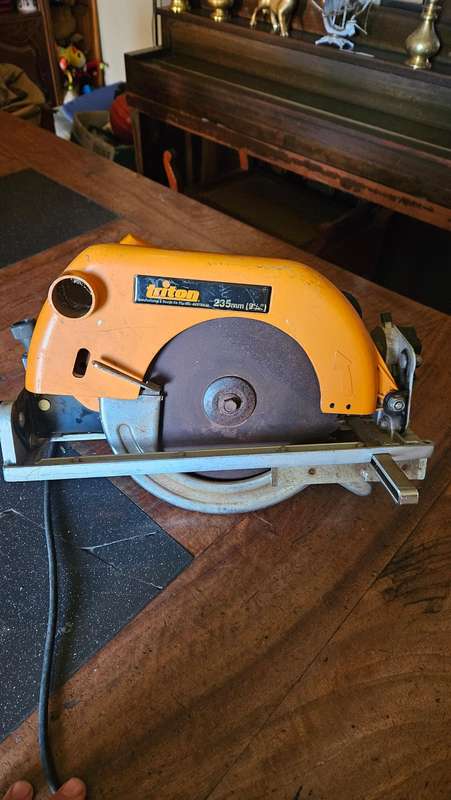 Triton 235mm Circular Saw