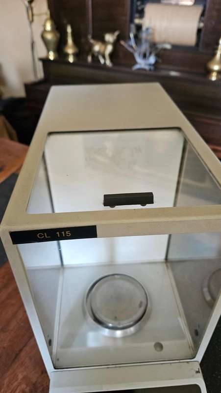 Mettler Analytical Balancing Scale Model AE 200