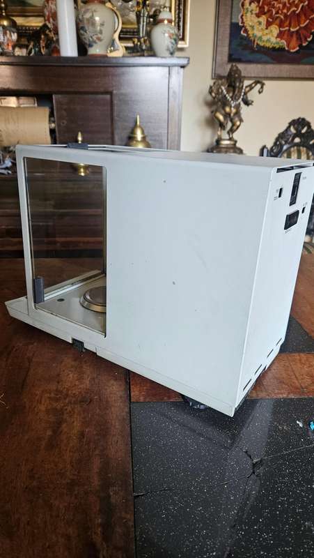 Mettler Analytical Balancing Scale Model AE 200