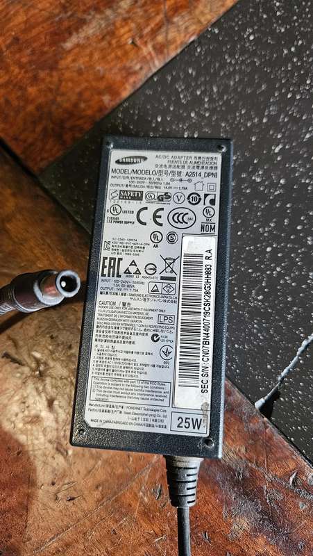 Samsung100-240V, HP 18.5 V & a Veriphone 12 V Chargers