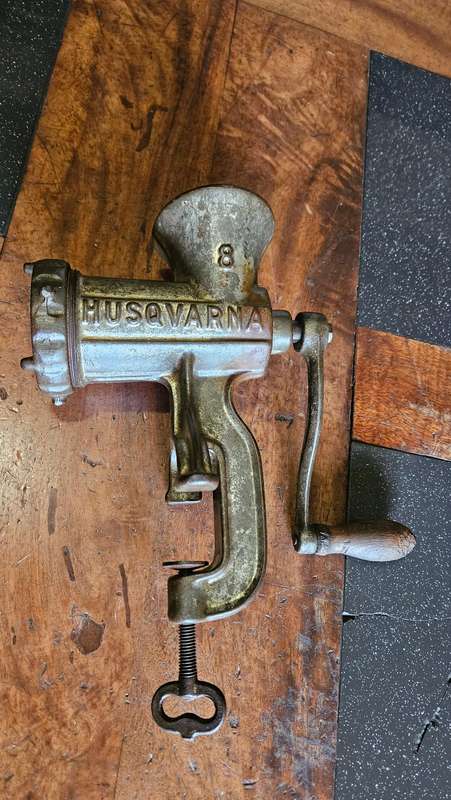 Huskqvarna Reliance No 8 Grinder