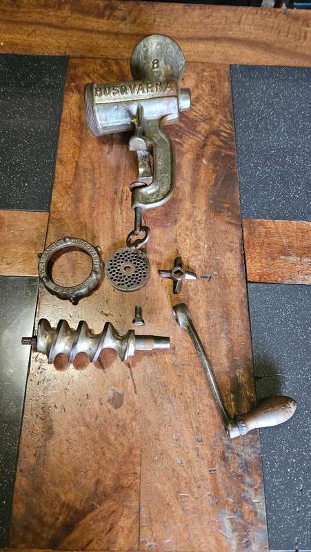 Huskqvarna Reliance No 8 Grinder