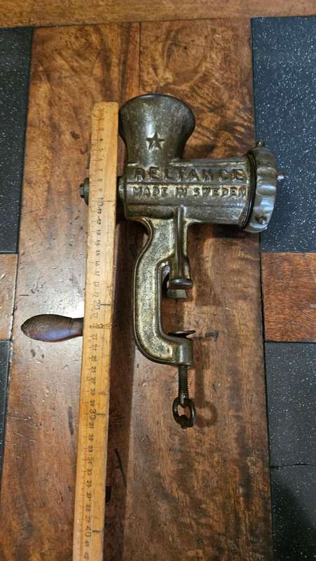 Huskqvarna Reliance No 8 Grinder