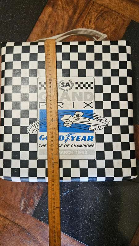 Grand Prix portable Foldup Seat