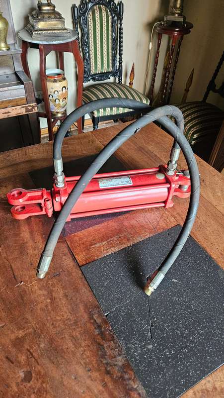 Tie Rod Cylinder