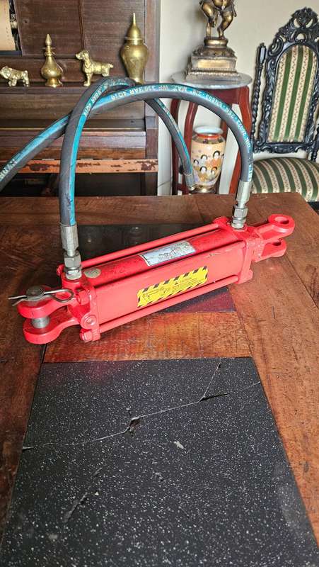 Tie Rod Cylinder