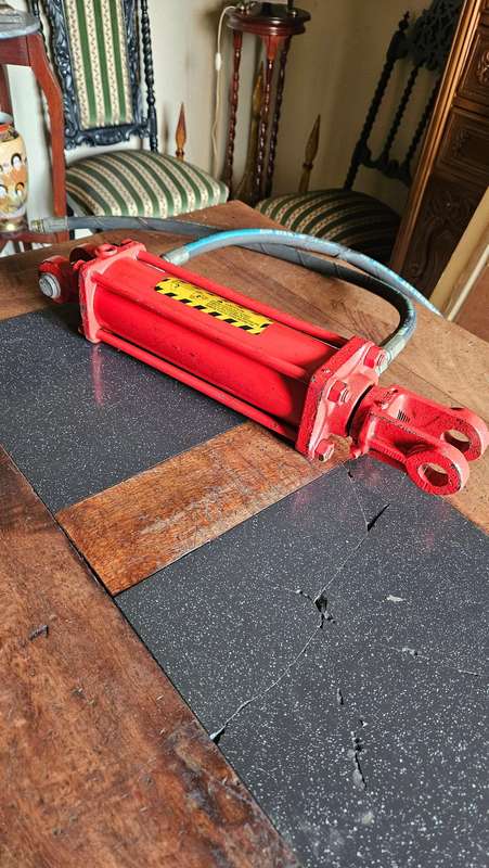Tie Rod Cylinder