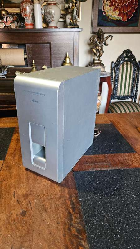 LG Extreme Bass Sound Model LHS-C6230W Speaker