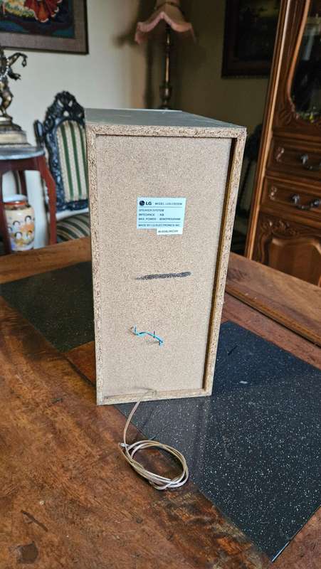 LG Extreme Bass Sound Model LHS-C6230W Speaker
