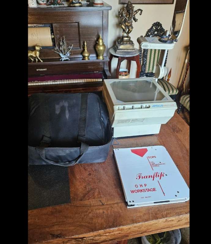 Portable Apollo One Projector Plus More