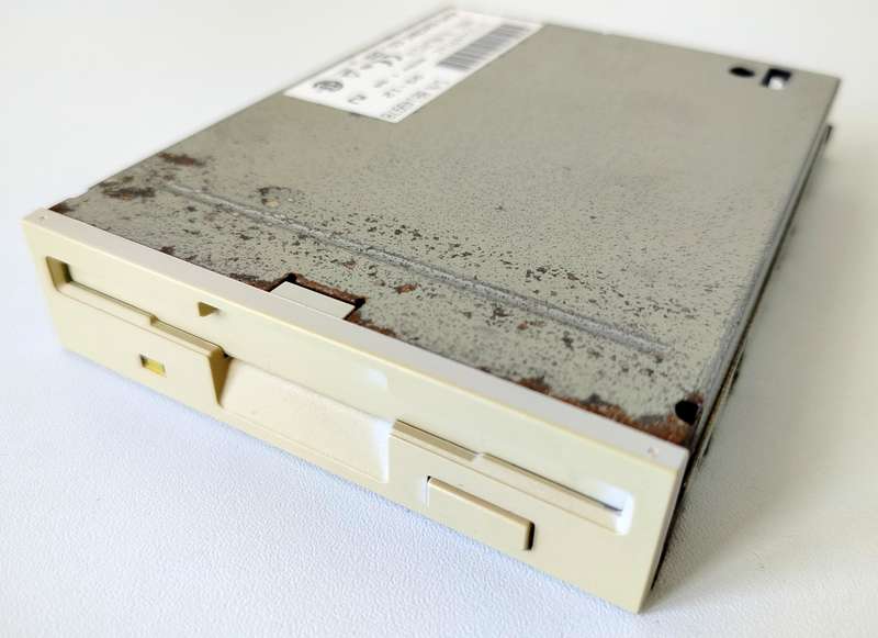 ALPS 1.44 floppy drive | 3.5 inch | Beige