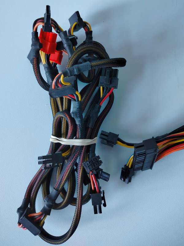 Aero Cool E85M 700watt modular power supply 80plus bronze