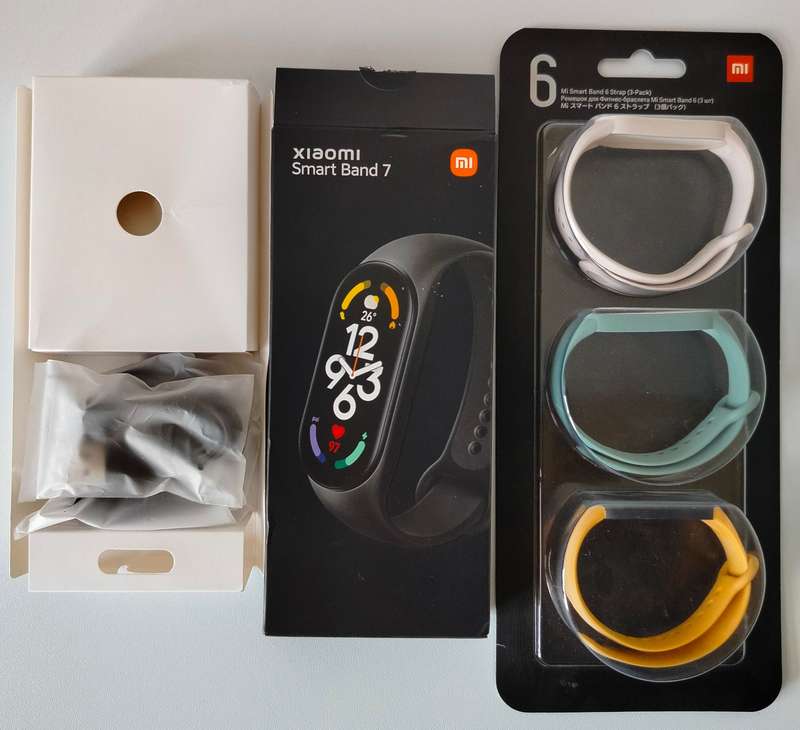 Xiaomi Mi Band 7 with 3 extra straps | In Box with charger cable